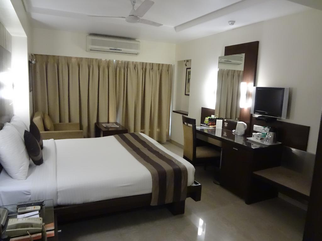 Hotel Suba Galaxy Bombay Exterior foto